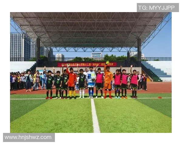 属马人的足球明星们如何在绿茵场上展现独特魅力与风采